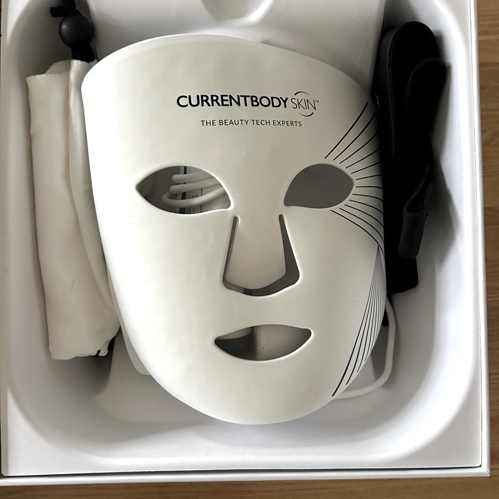 CurrentBody Skin LED Light Therapy Mask 2